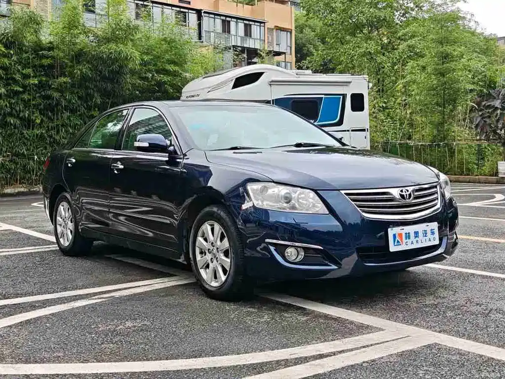 Toyota Camry — миниатюра 2