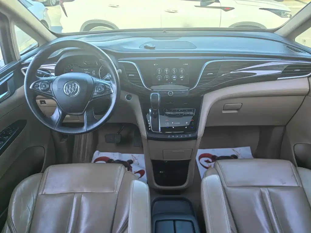 Buick GL8 — миниатюра 10