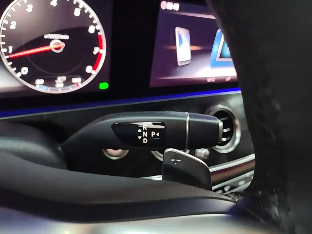 Mercedes-Benz E-Class — миниатюра 14
