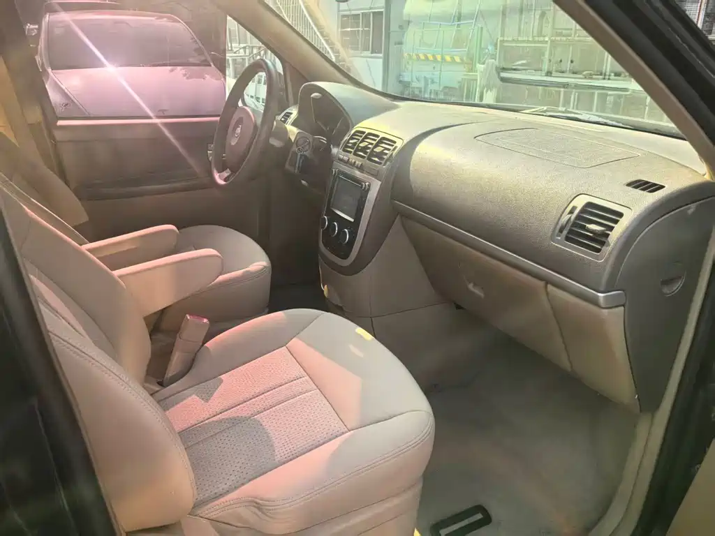 Buick GL8 — миниатюра 25