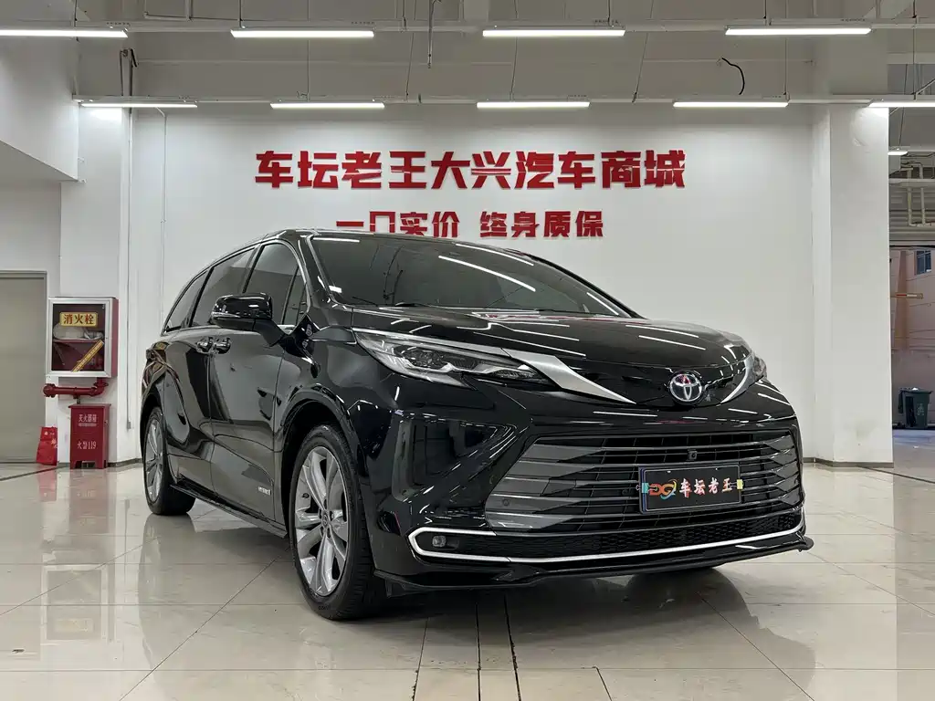 Toyota Sienna — миниатюра 3