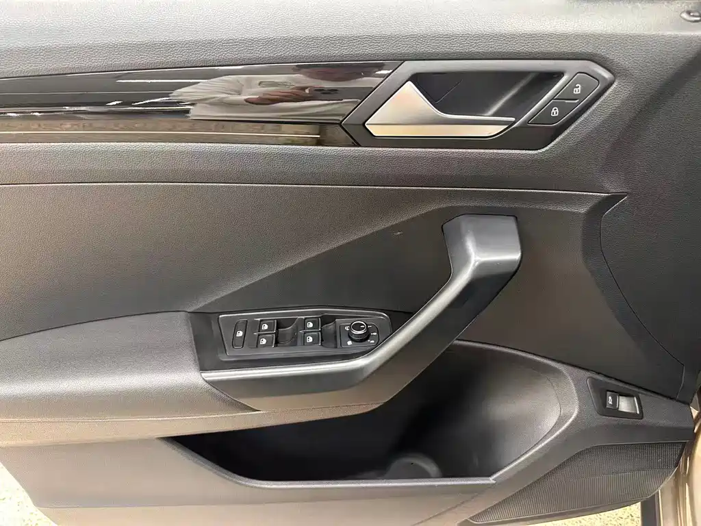Volkswagen T-Roc — миниатюра 27