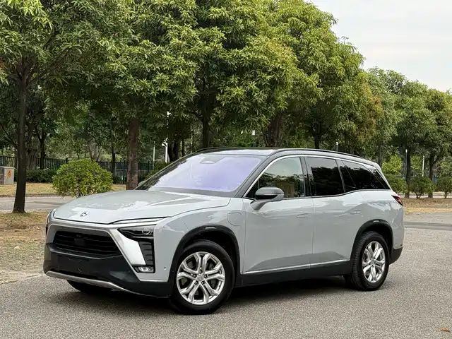NIO ES8