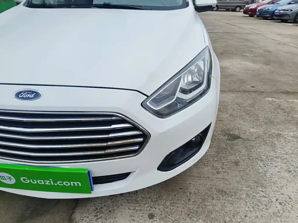 Ford Escort — миниатюра 24