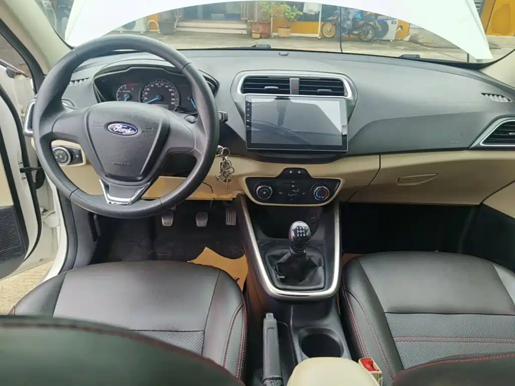 Ford Escort — миниатюра 10