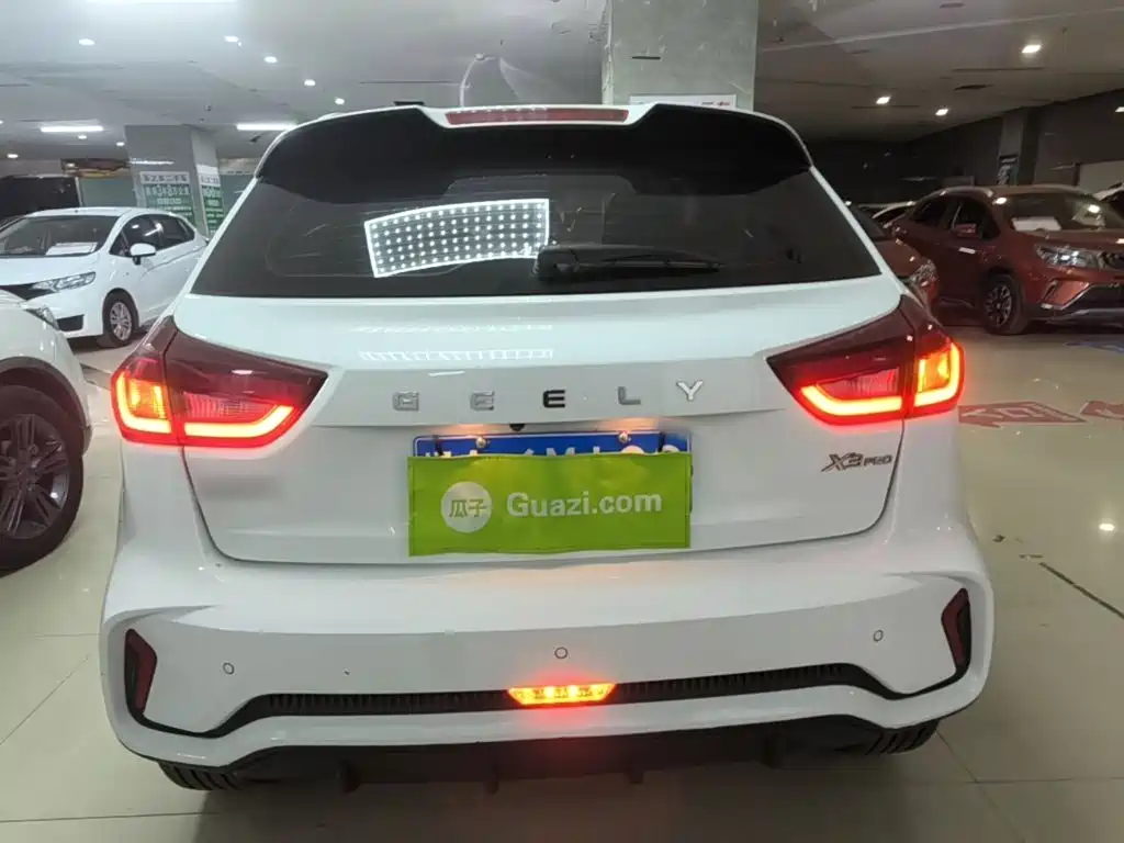 Geely Vision X3 — миниатюра 6