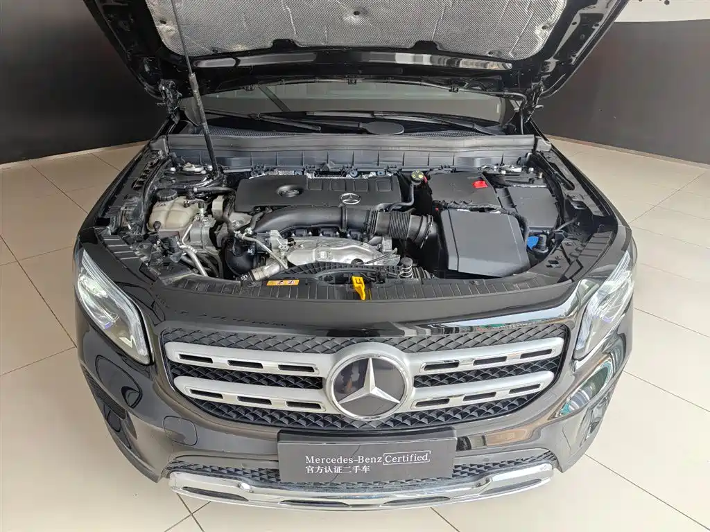MERCEDES-BENZ GLB