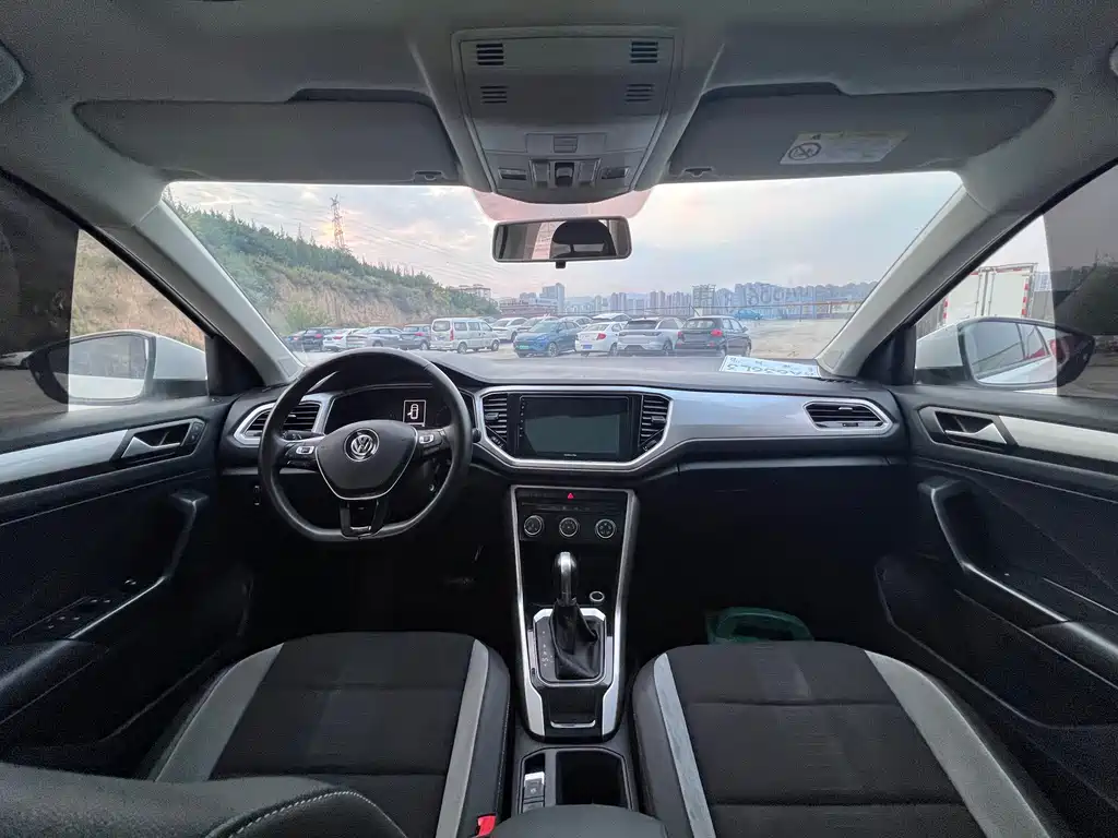 Volkswagen T-Roc — миниатюра 11