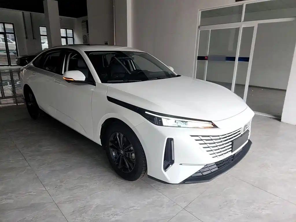 Changan Yida — миниатюра 4