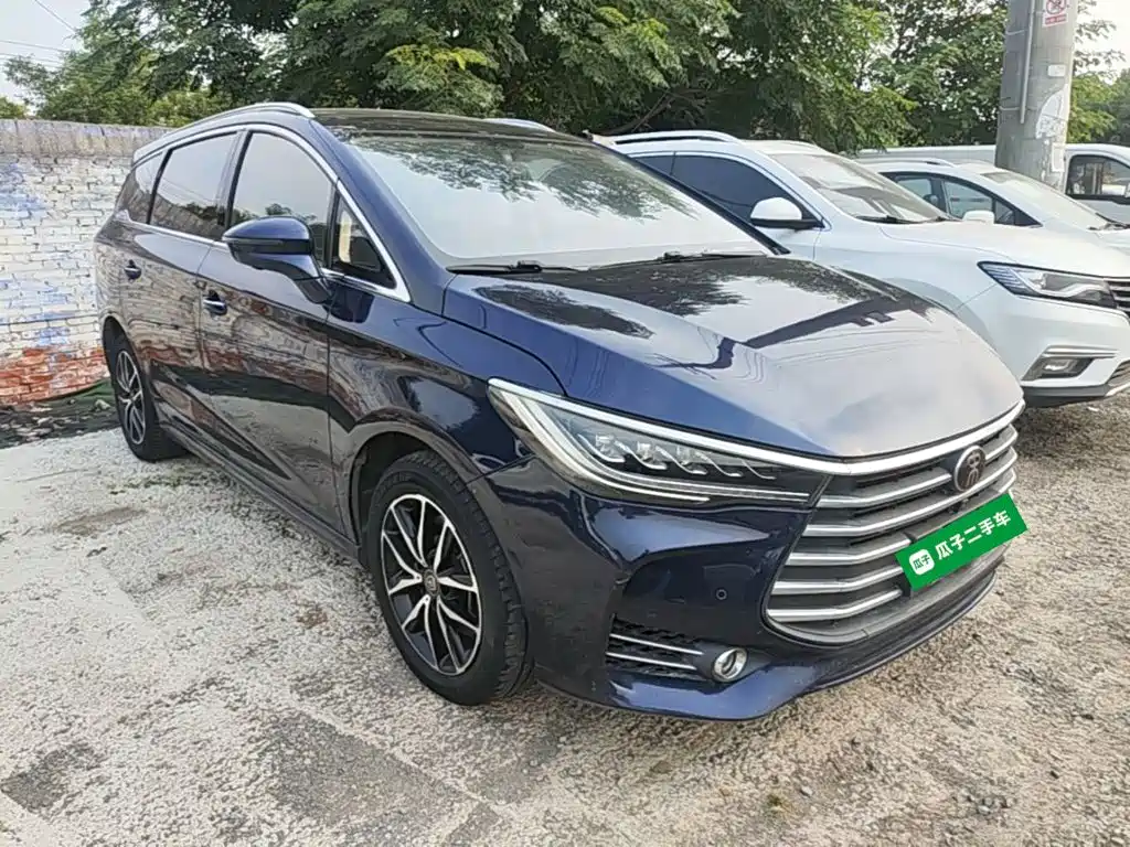 BYD MAX — миниатюра 4