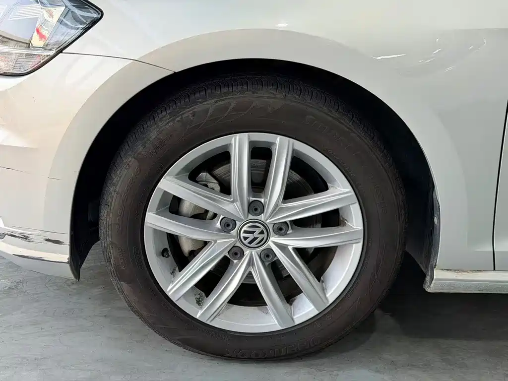 Volkswagen Golf — миниатюра 4