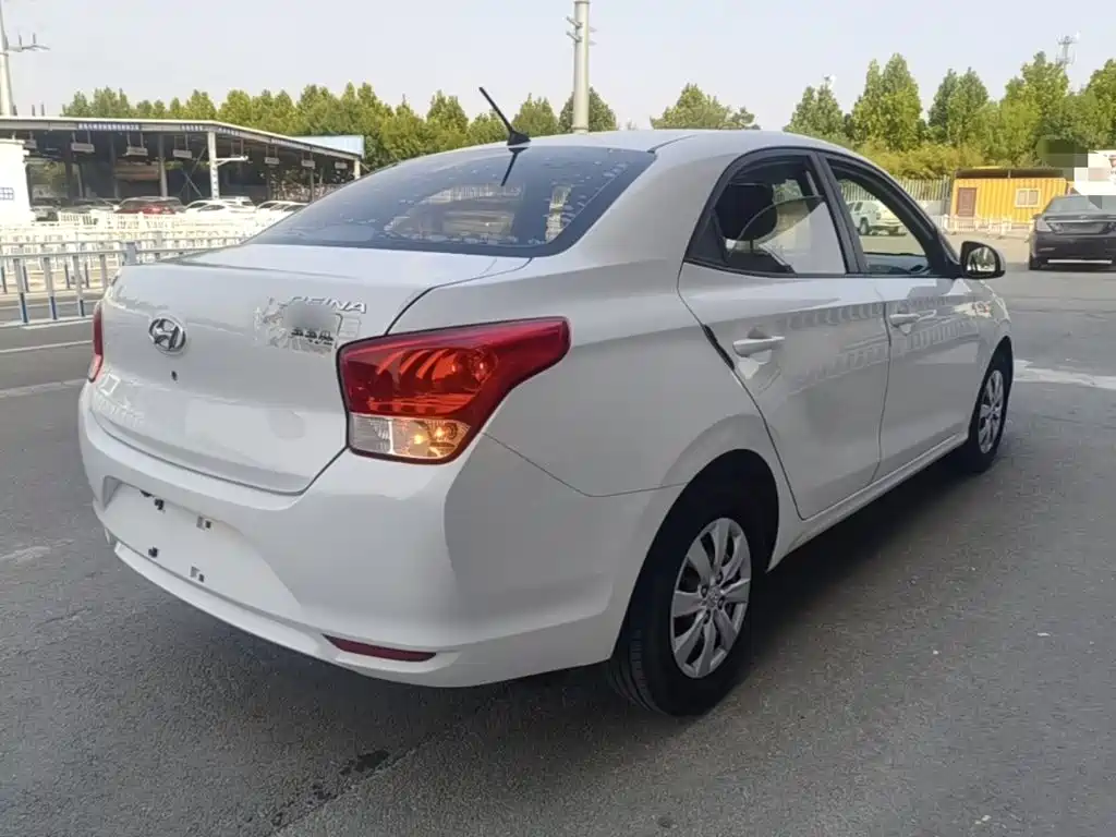 Hyundai Verna — миниатюра 7