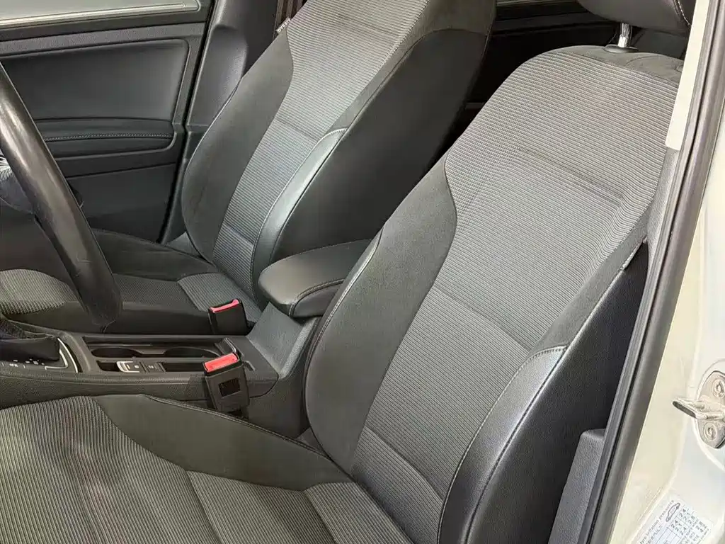 Volkswagen Golf — миниатюра 10