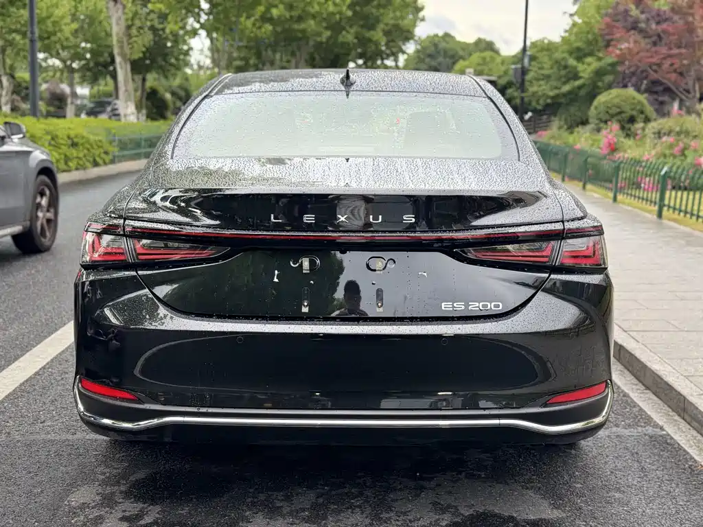 Lexus ES 2025 200 Premium