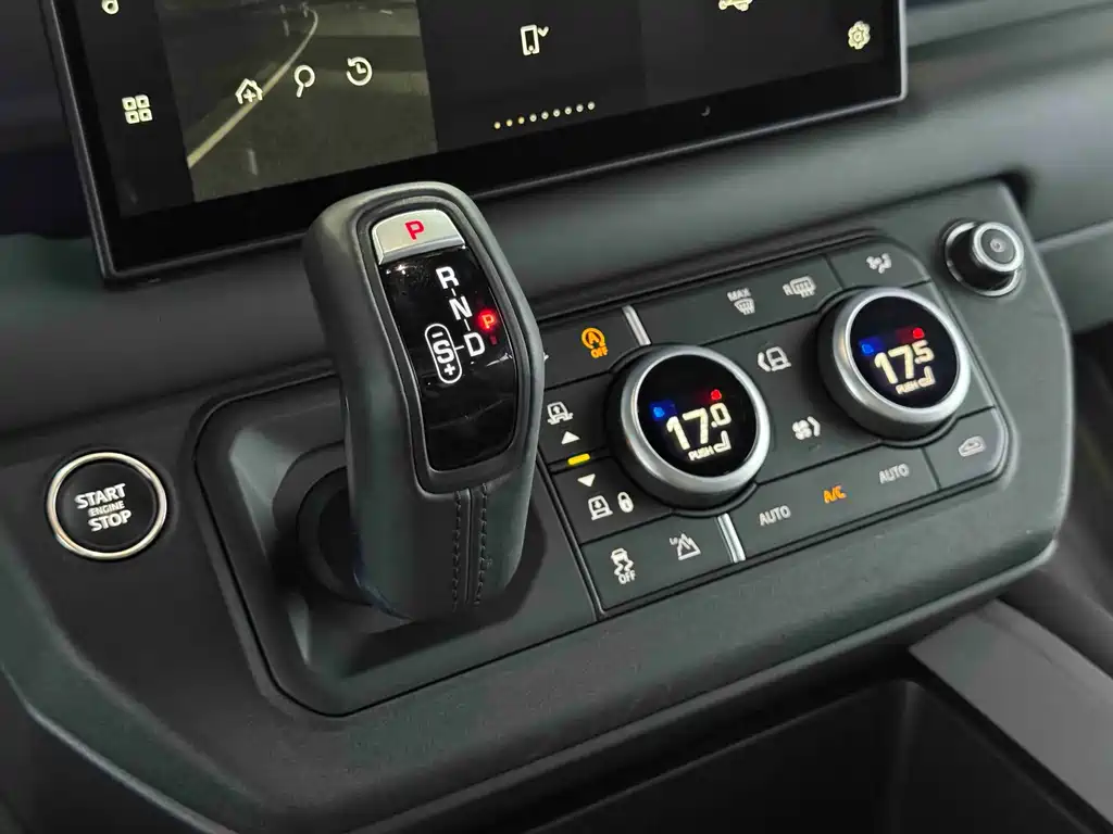 Land Rover Defender — миниатюра 8