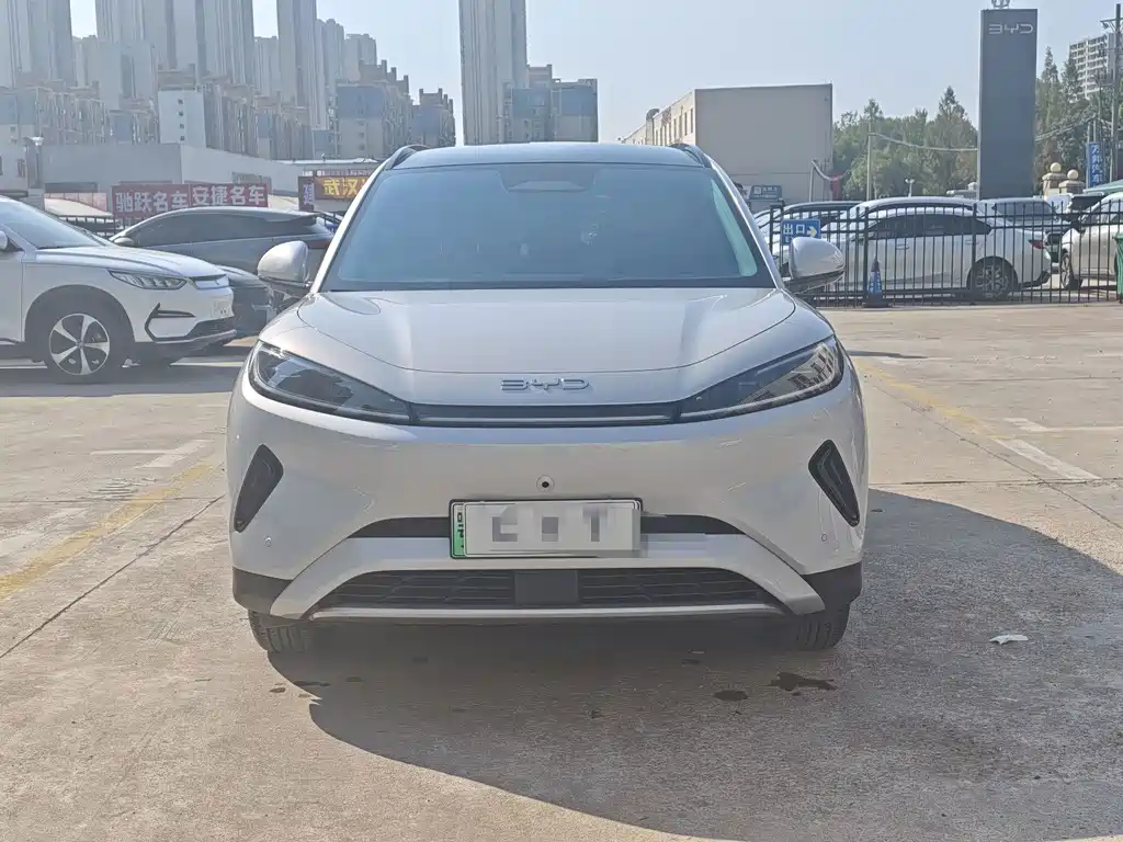 BYD Sealion 05 EV — миниатюра 2