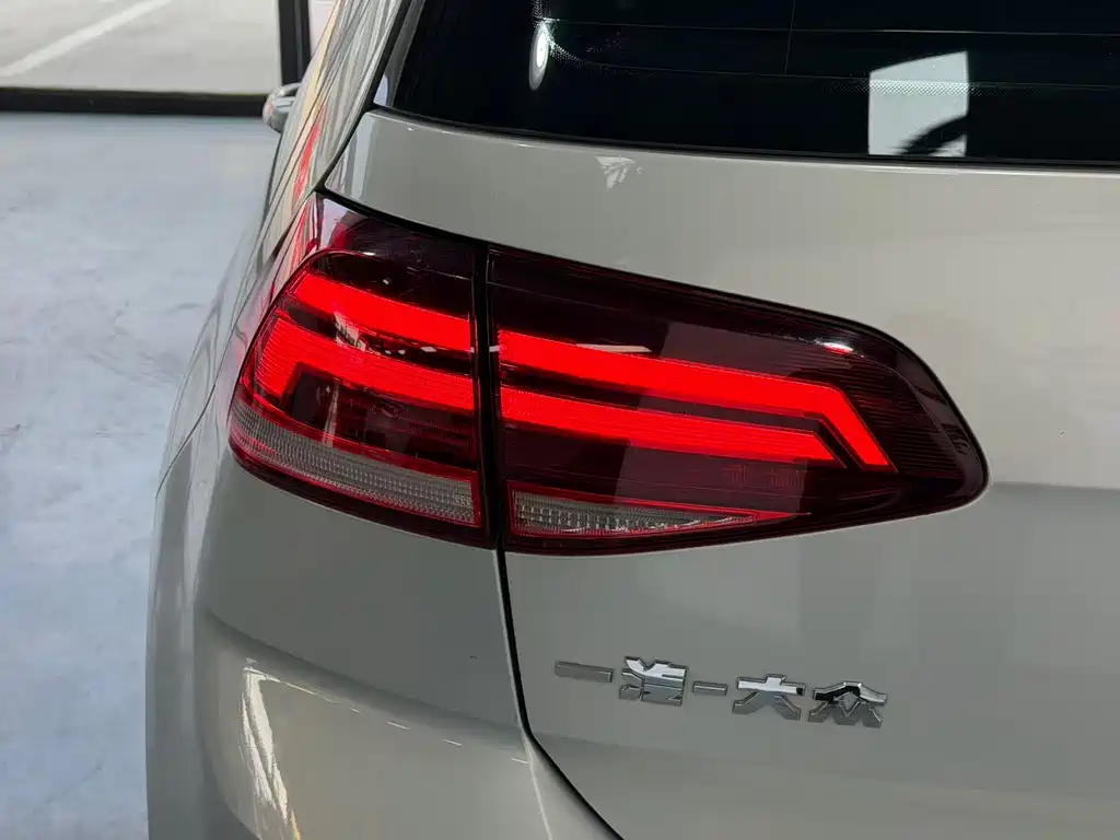 Volkswagen Golf — миниатюра 17