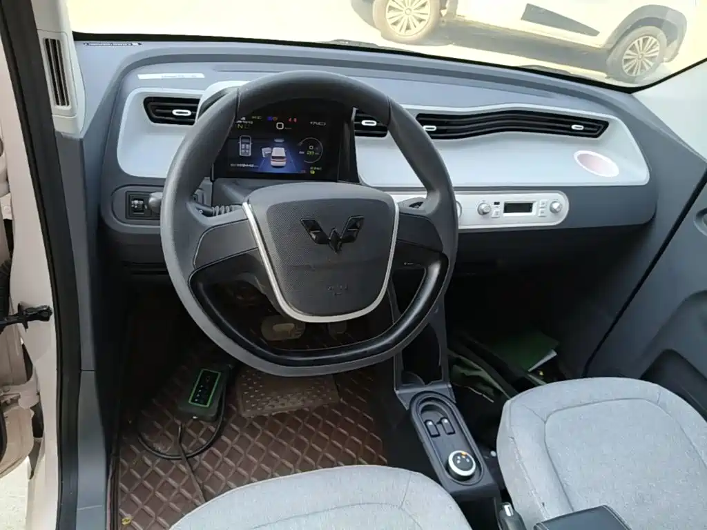 Wuling MINIEV — миниатюра 10
