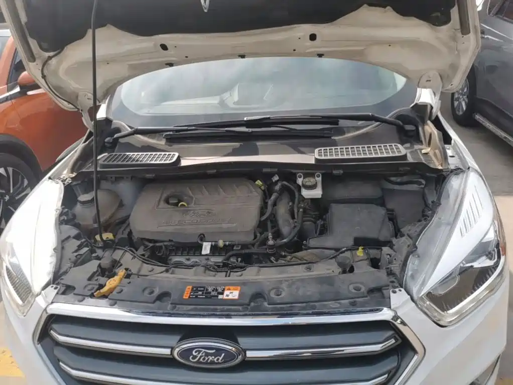Ford Kuga — миниатюра 20