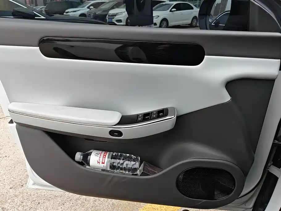 Leapmotor C01