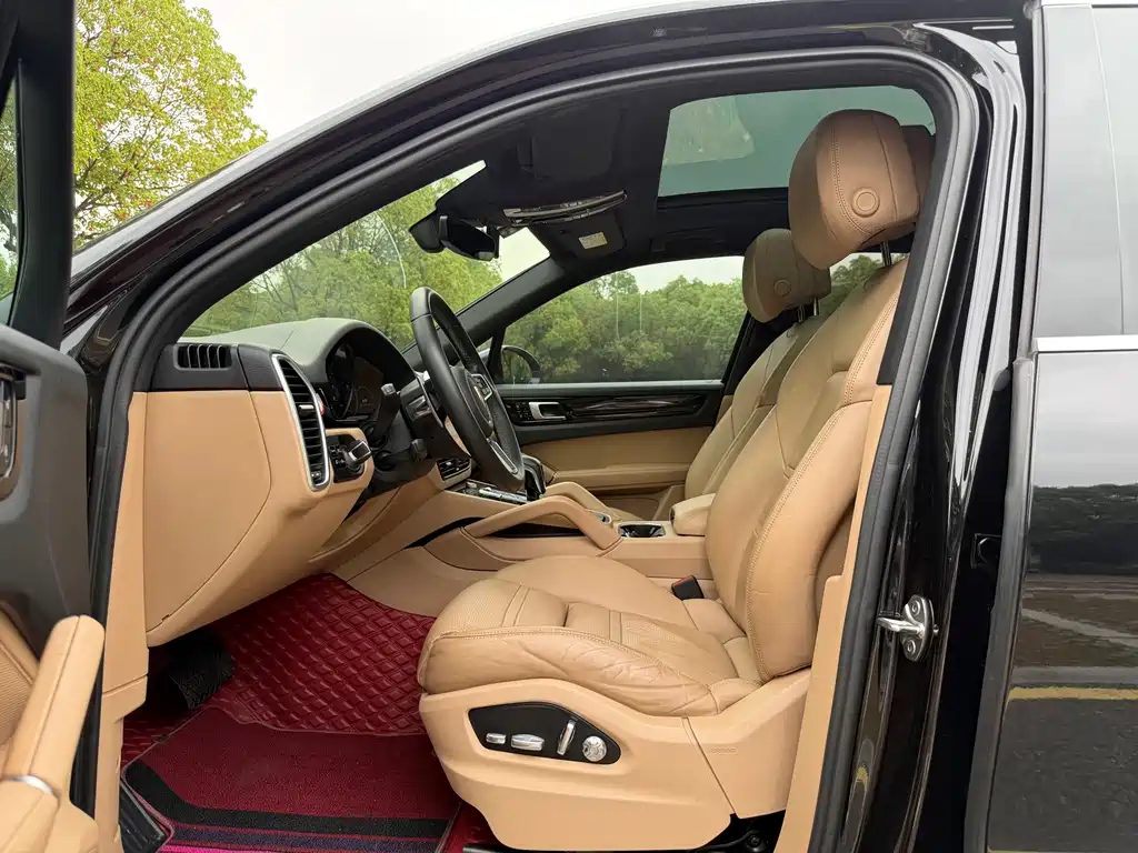 Porsche Cayenne — миниатюра 3