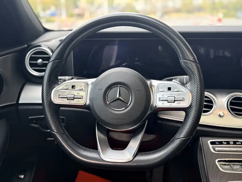 Mercedes-Benz E-Class (Import) — миниатюра 15