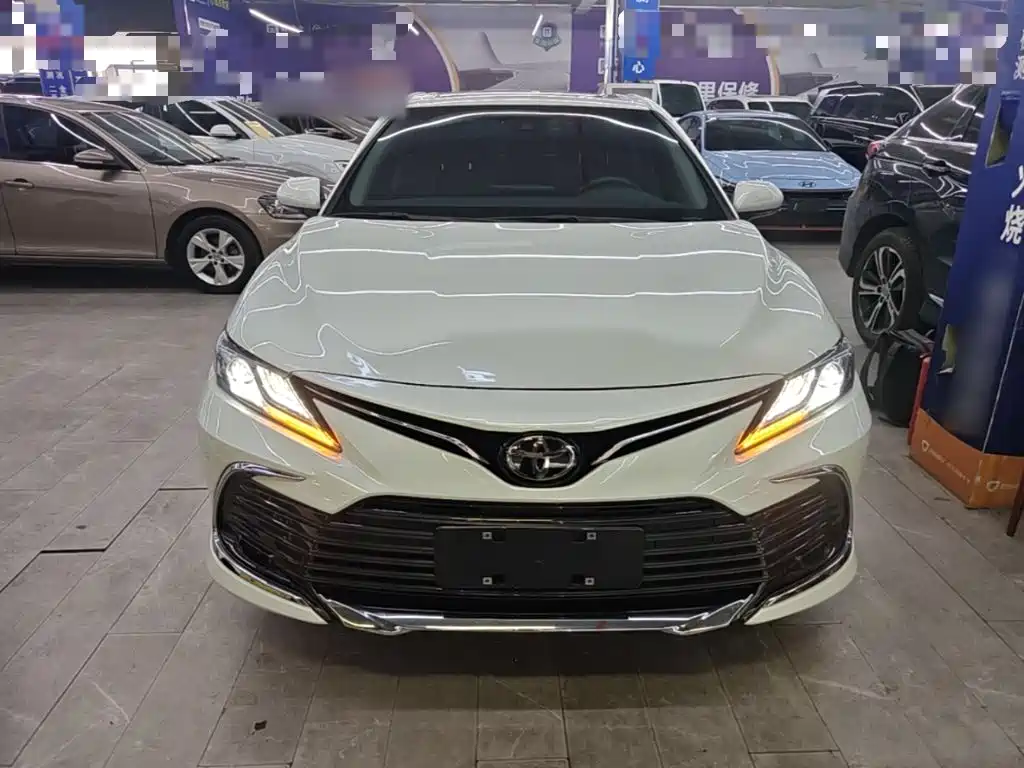 Toyota Camry — миниатюра 3