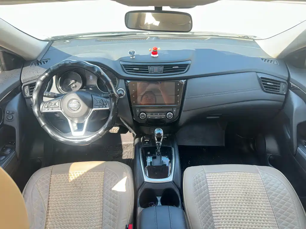 Nissan X-Trail — миниатюра 4