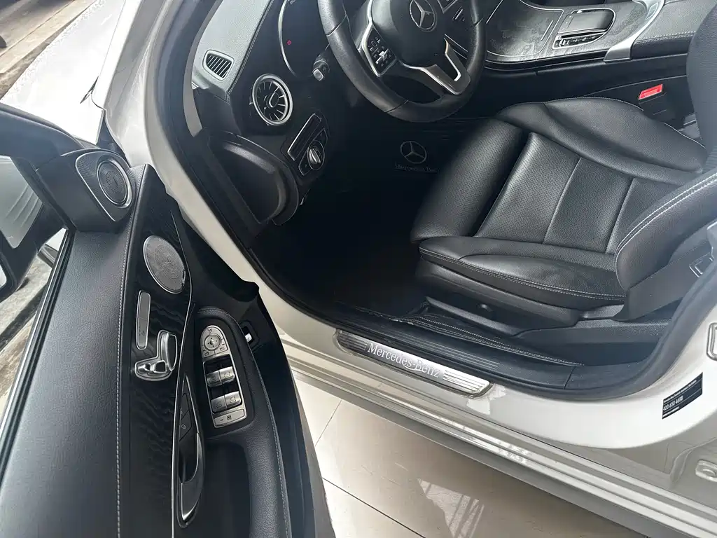 Mercedes-Benz C-Class — миниатюра 4