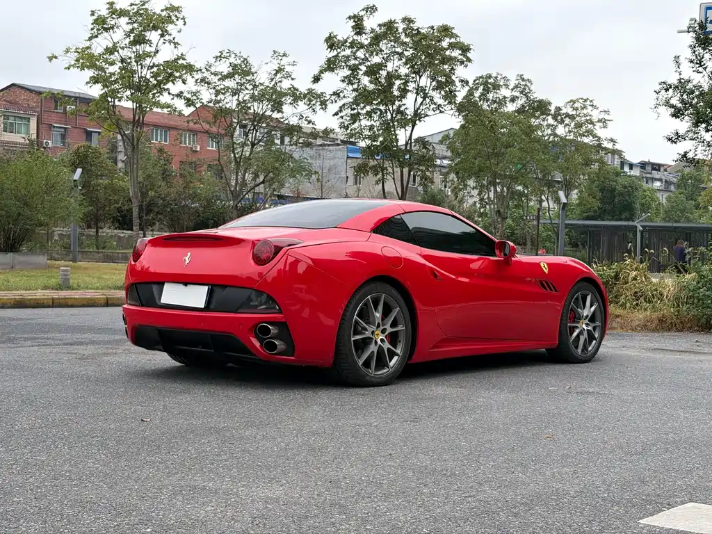 Ferrari California T — миниатюра 9