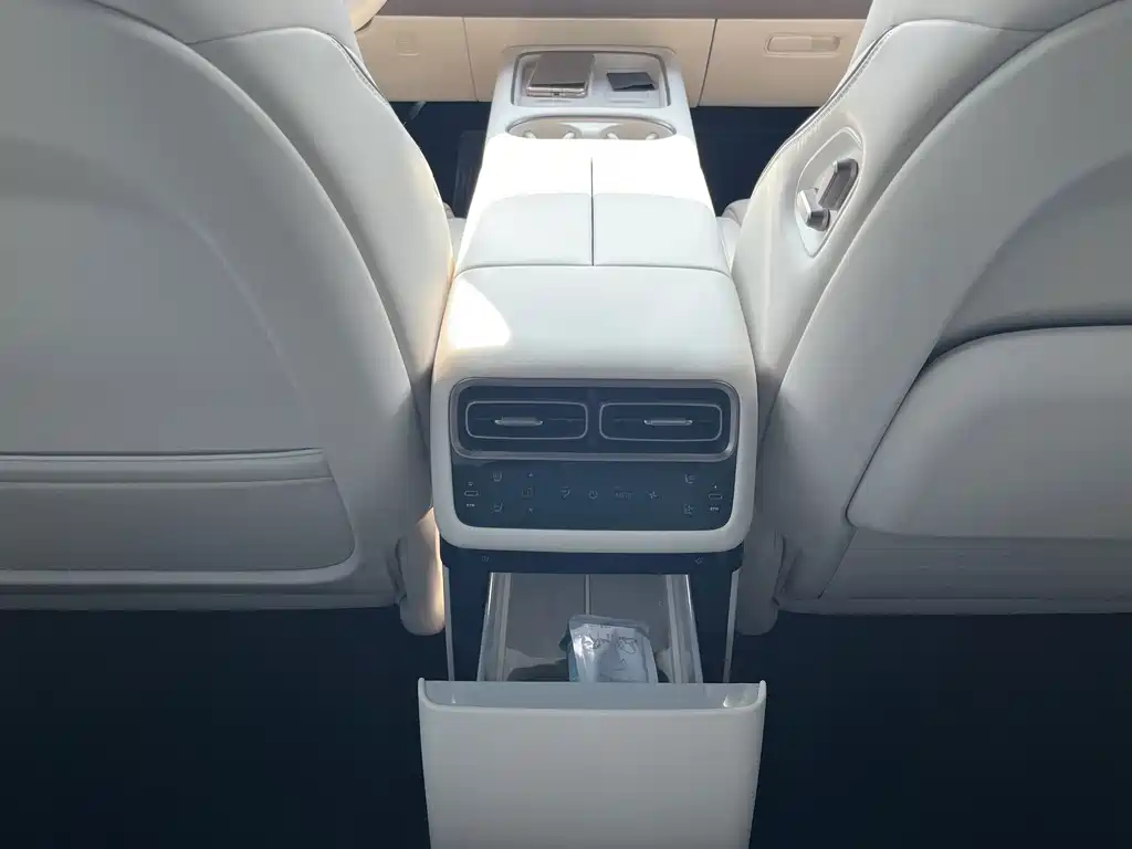 Li Auto Li i6 — миниатюра 18