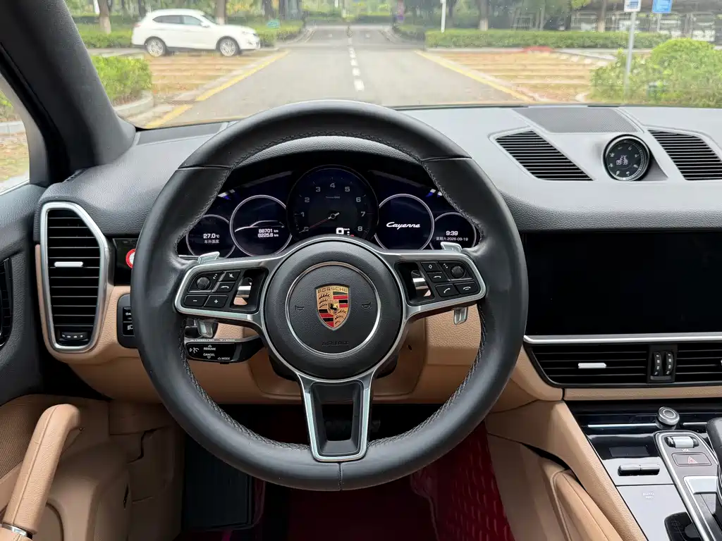 Porsche Cayenne — миниатюра 8