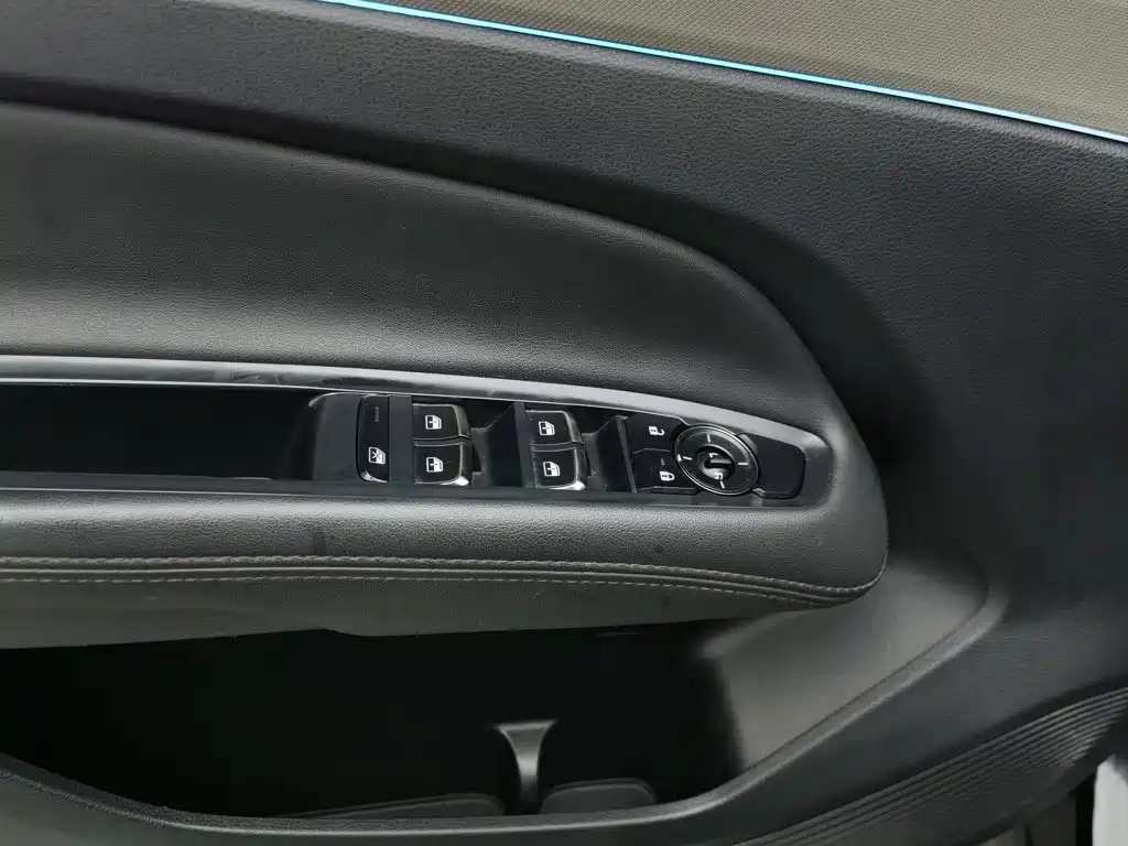 Ford Equator Sport — миниатюра 9