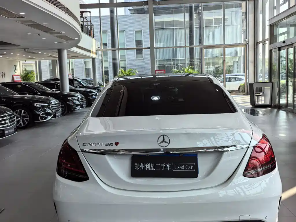 Mercedes-Benz C-Class — миниатюра 13