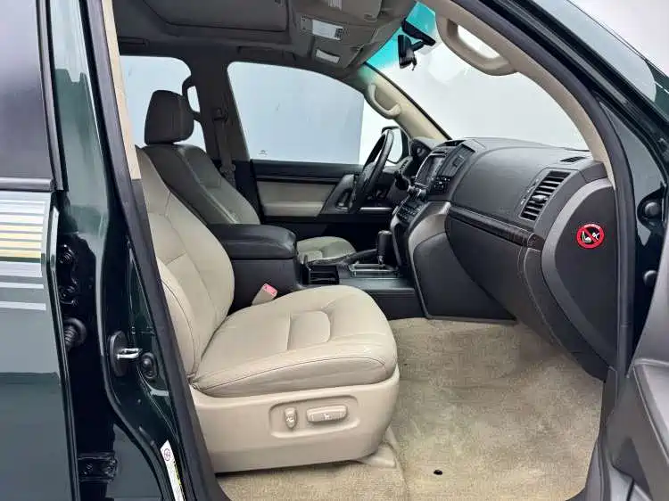 Toyota Land Cruiser — миниатюра 7