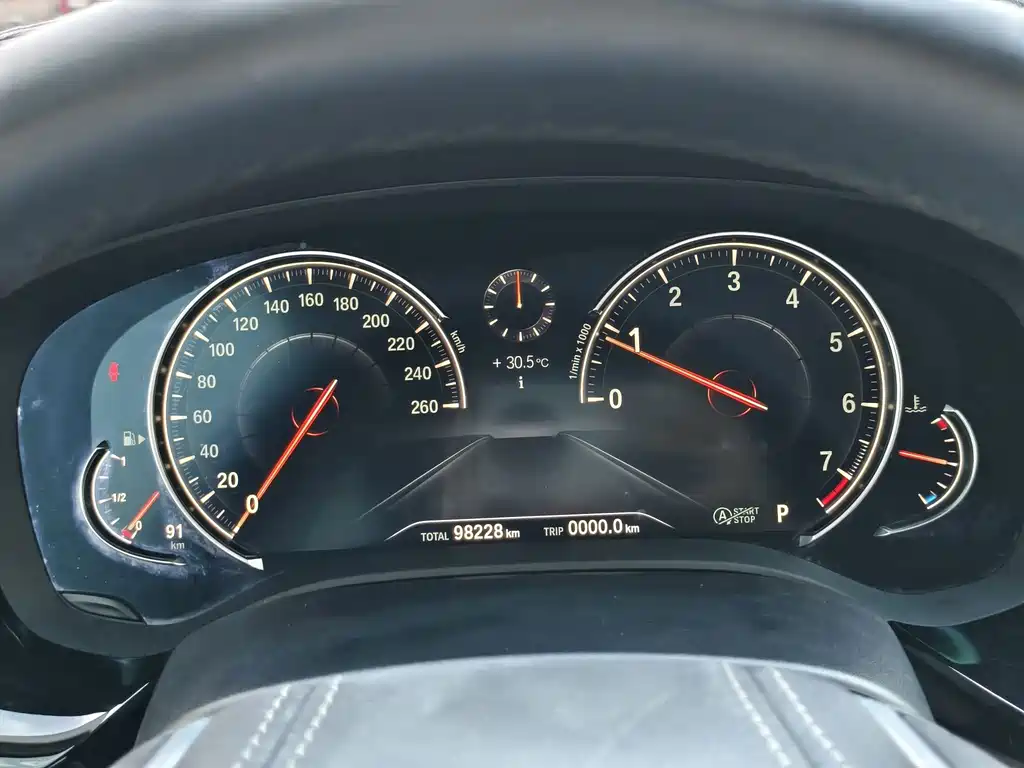 BMW 5 Series — миниатюра 10