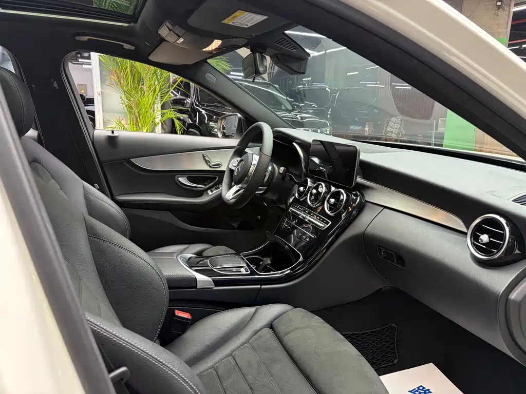 Mercedes-Benz C-Class — миниатюра 7