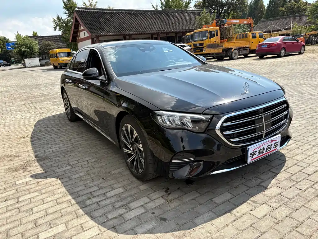 Mercedes-Benz E-Class — миниатюра 3