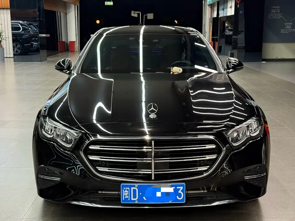 Mercedes-Benz E-Class — миниатюра 5