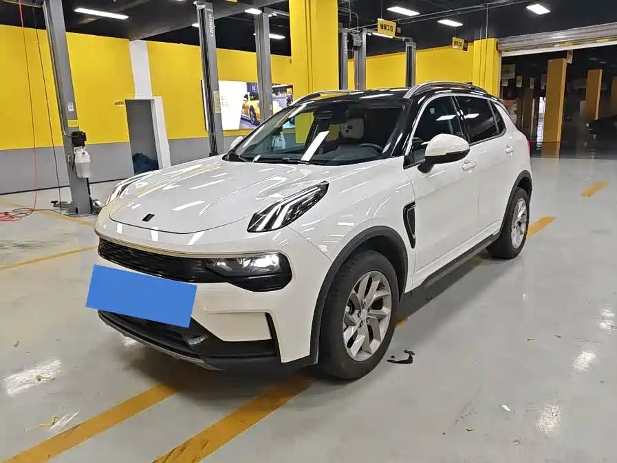 Lynk & Co 01