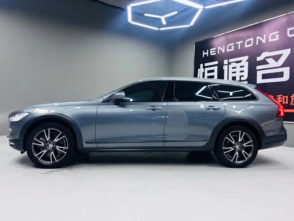 Volvo V90 — миниатюра 2