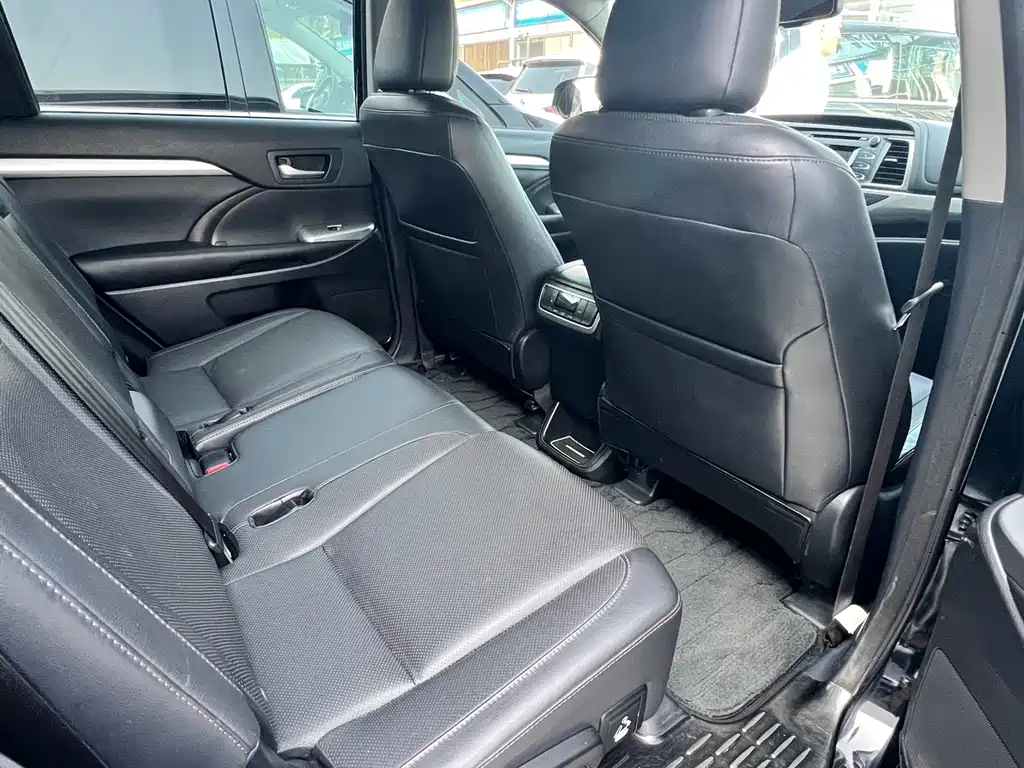 Toyota Highlander — миниатюра 8