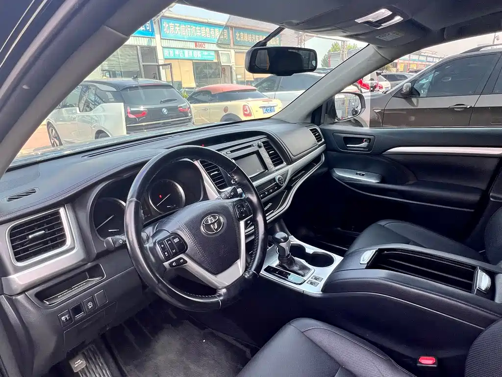 Toyota Highlander — миниатюра 11