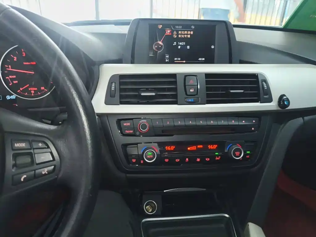 BMW 3 Series — миниатюра 13