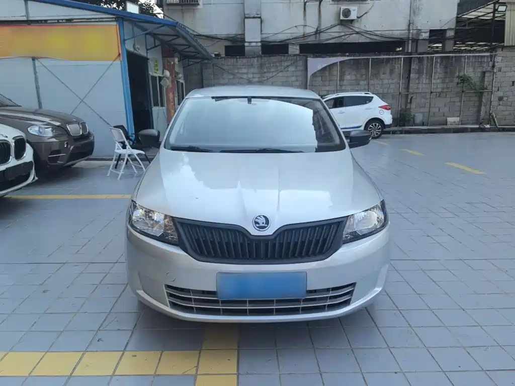 Skoda Rapid — миниатюра 3