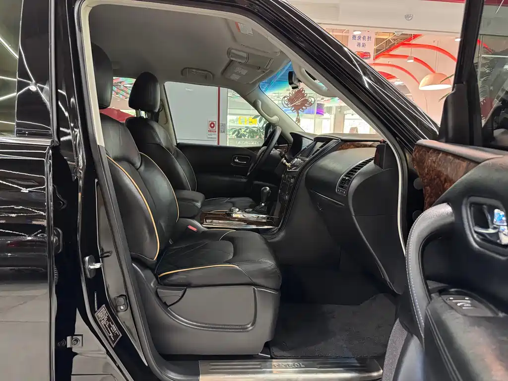 Nissan Patrol — миниатюра 6