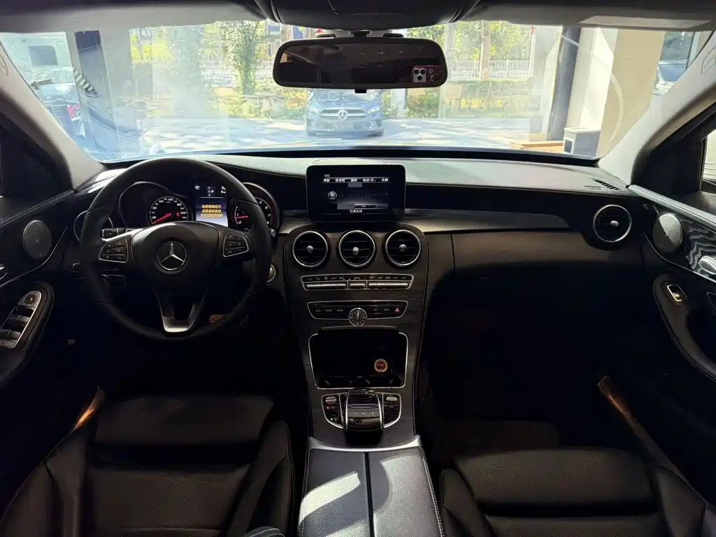 Mercedes-Benz C-Class — миниатюра 6