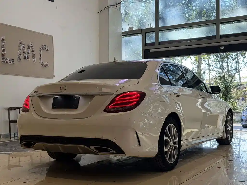 Mercedes-Benz C-Class — миниатюра 7