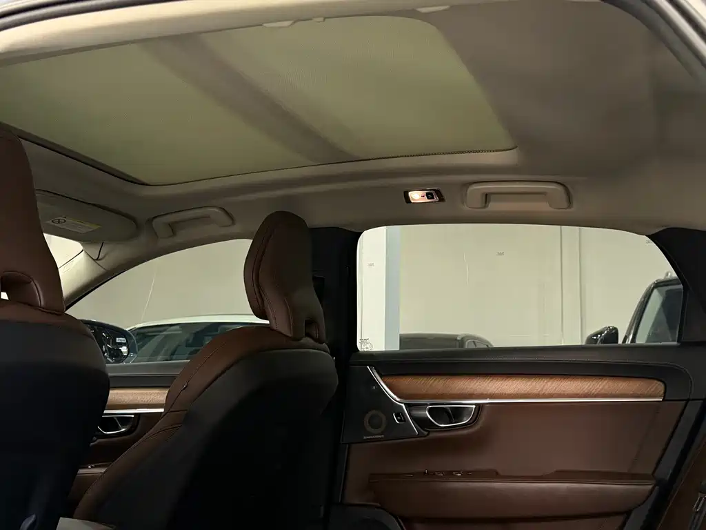 Volvo S90 — миниатюра 10
