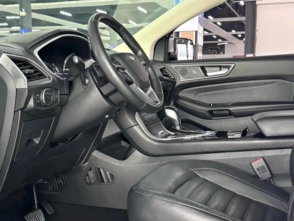 Ford Edge — миниатюра 5